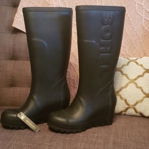 Sorel wedge rain boot